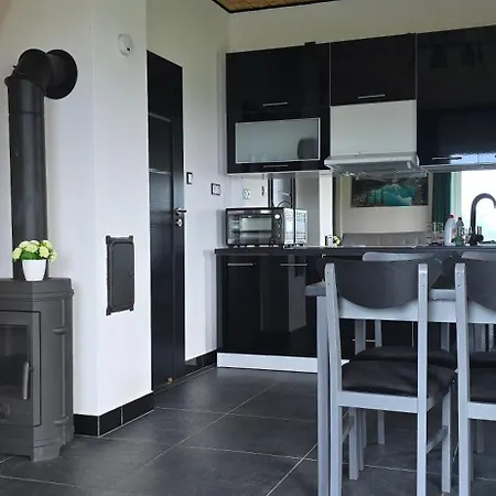 Nad Jeziorem Potoczek, *